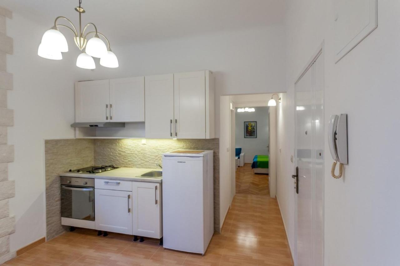 Classy Apartment In The Center Of สปลิท ภายนอก รูปภาพ